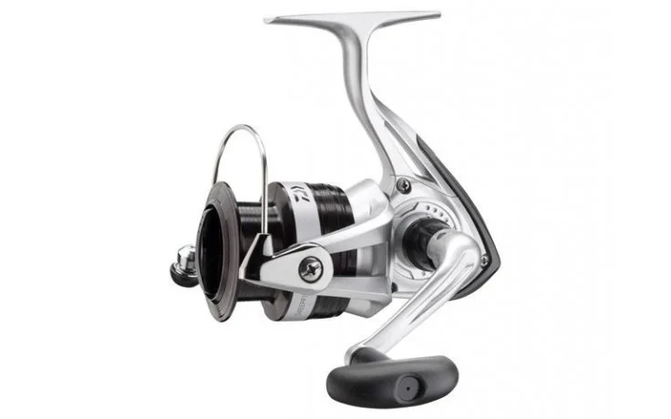 Daiwa Sweepfire 1500 Angelrolle mit Frontbremse