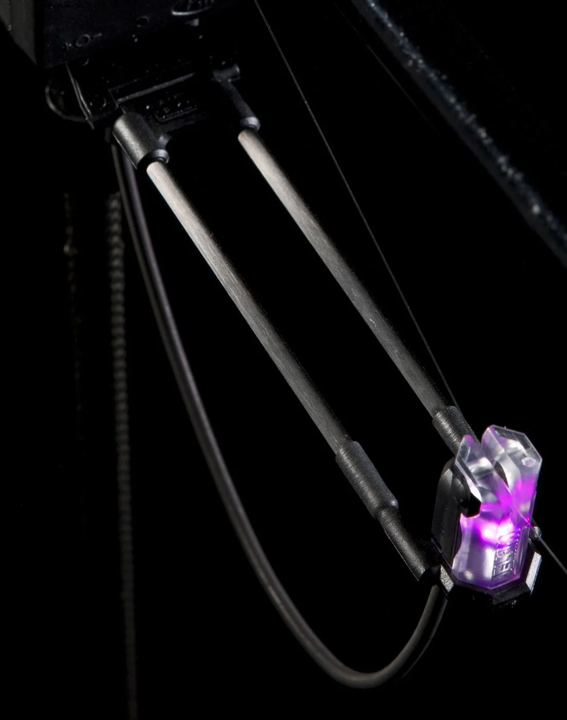 Delkim DuoCarb - Pivoting Hanger Support